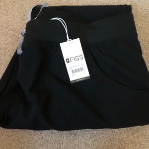 Kade Cargo FIGS scrub pants-never worn